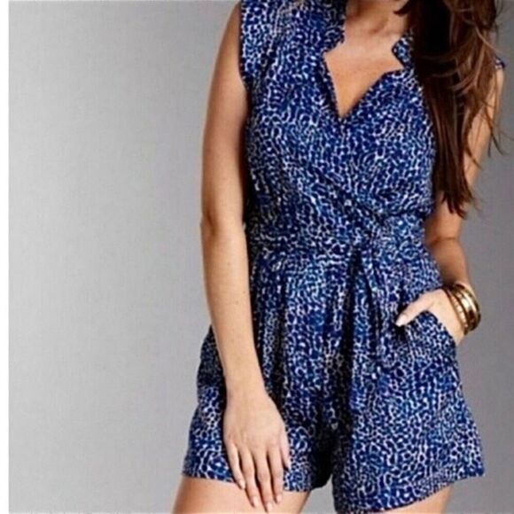 French Connection Angela Animal Jumpsuit Romper 0/2 NWT - Picture 2 of 10